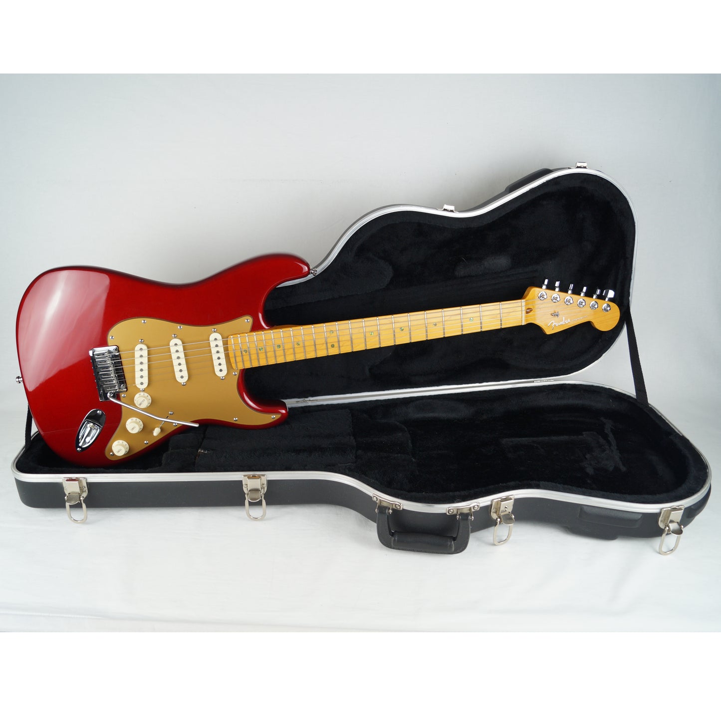 Fender American Deluxe Stratocaster V-Neck - USA 2007 - Candy Apple Red - Mit Koffer