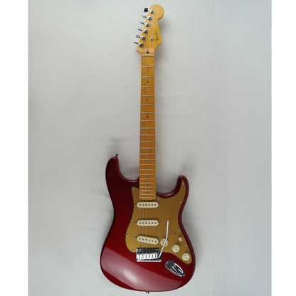 Fender American Deluxe Stratocaster V-Neck - USA 2007 - Candy Apple Red - Mit Koffer