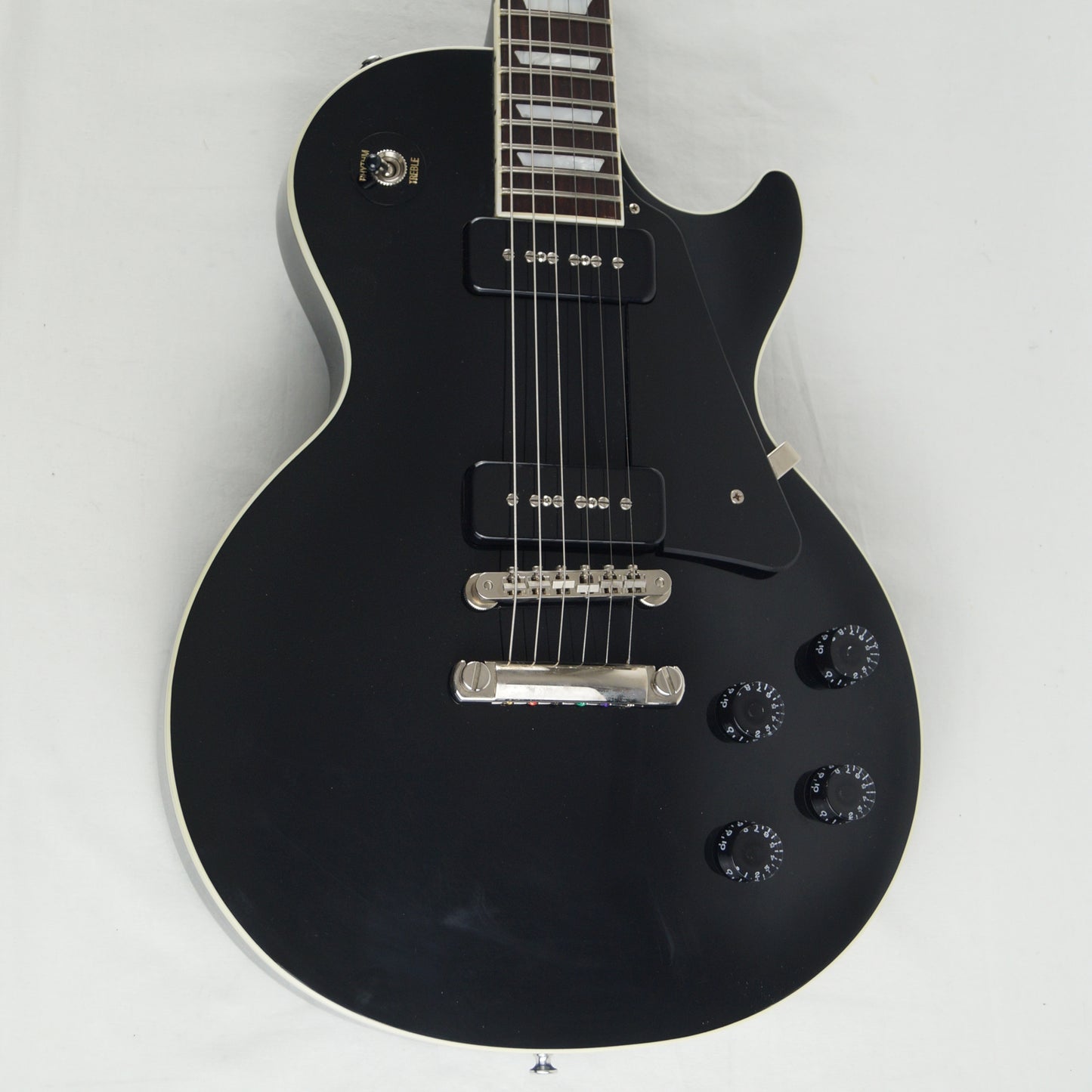 Gibson Les Paul Classic - USA 2018 - Ebony, Schwarz - P-90 - Mit Koffer