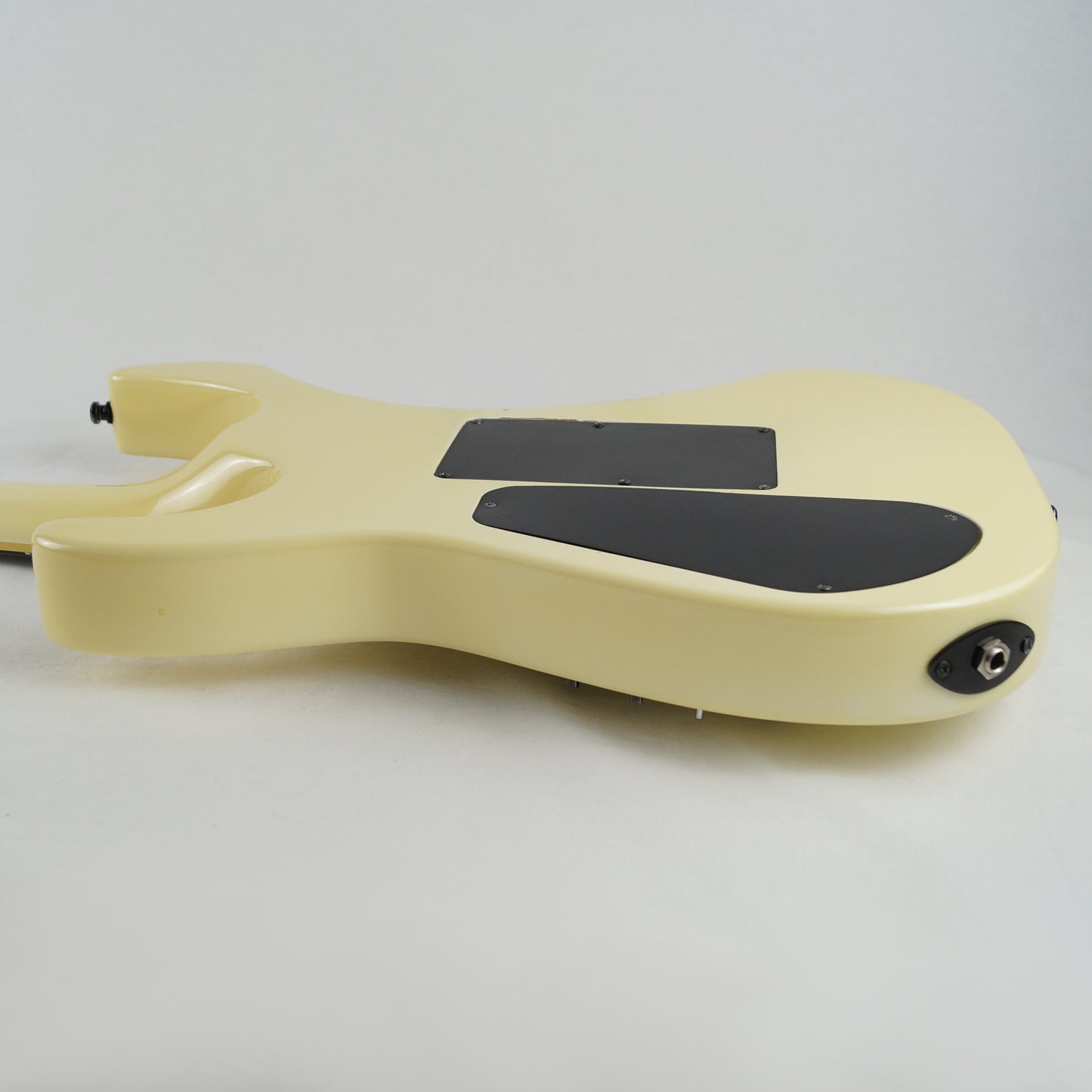 Charvel Model 6 - Japan 1987/1988 - Pearl White, Weiß