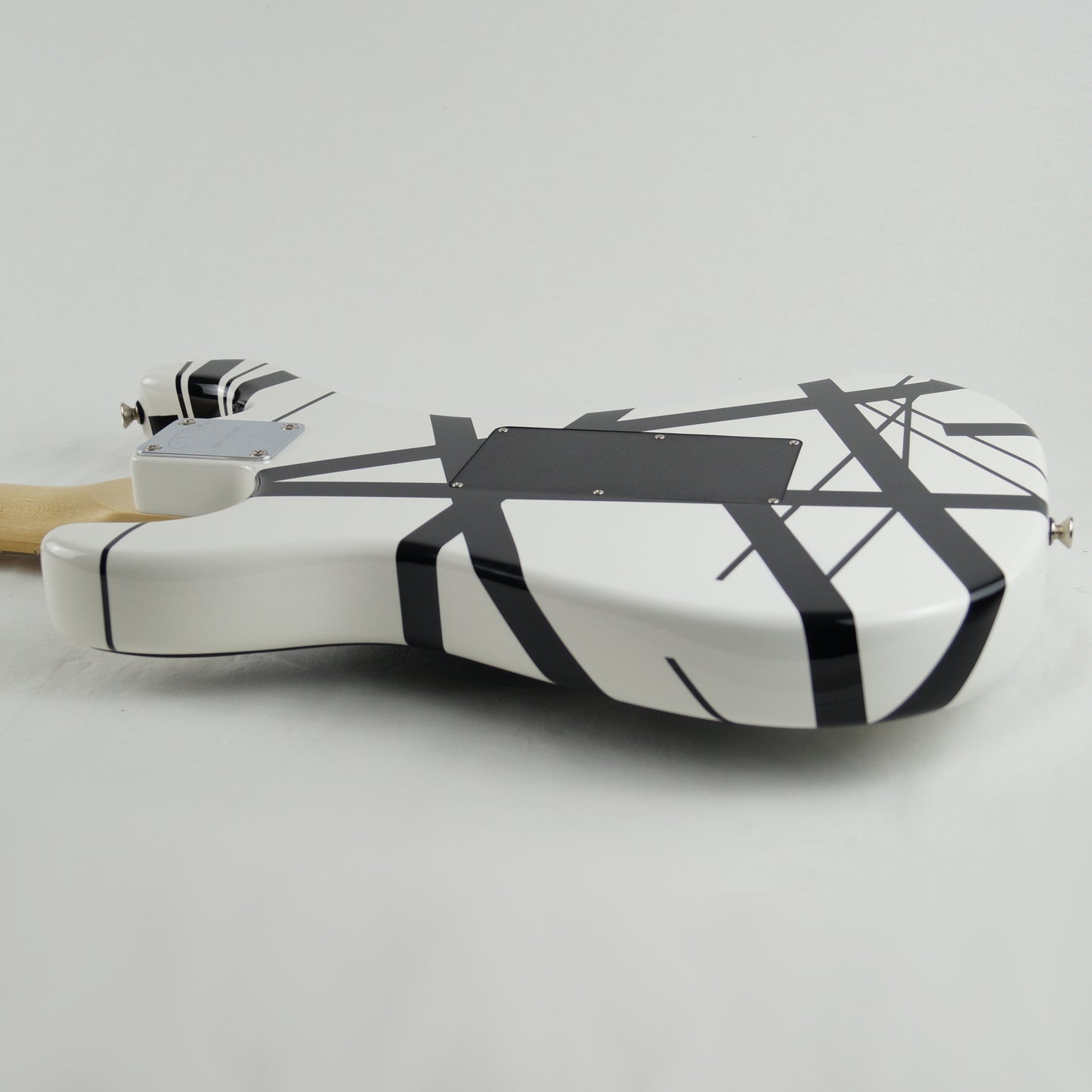 EVH Striped Series - 2014 - White with Black Stripes, Schwarz-Weiß