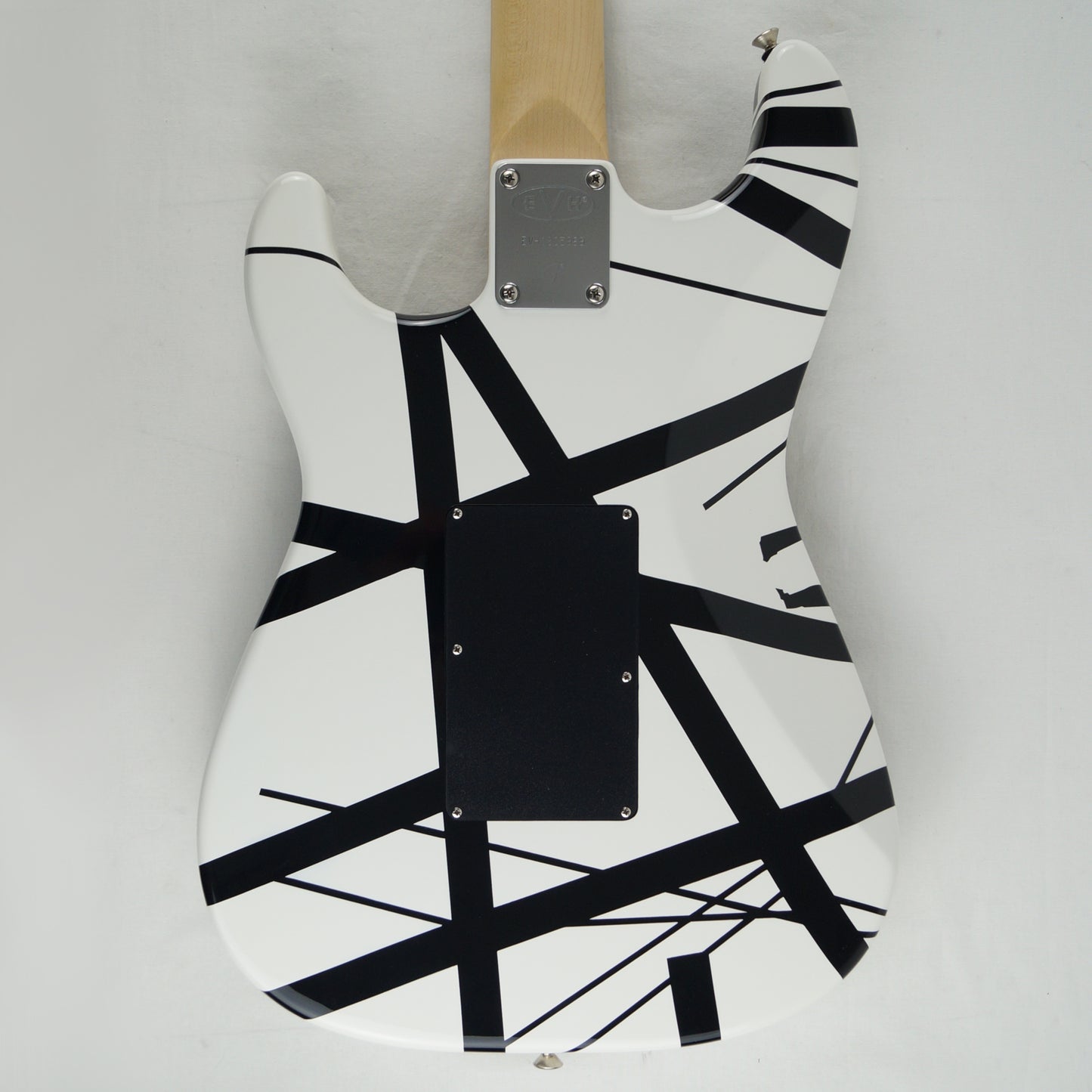 EVH Striped Series - 2014 - White with Black Stripes, Schwarz-Weiß