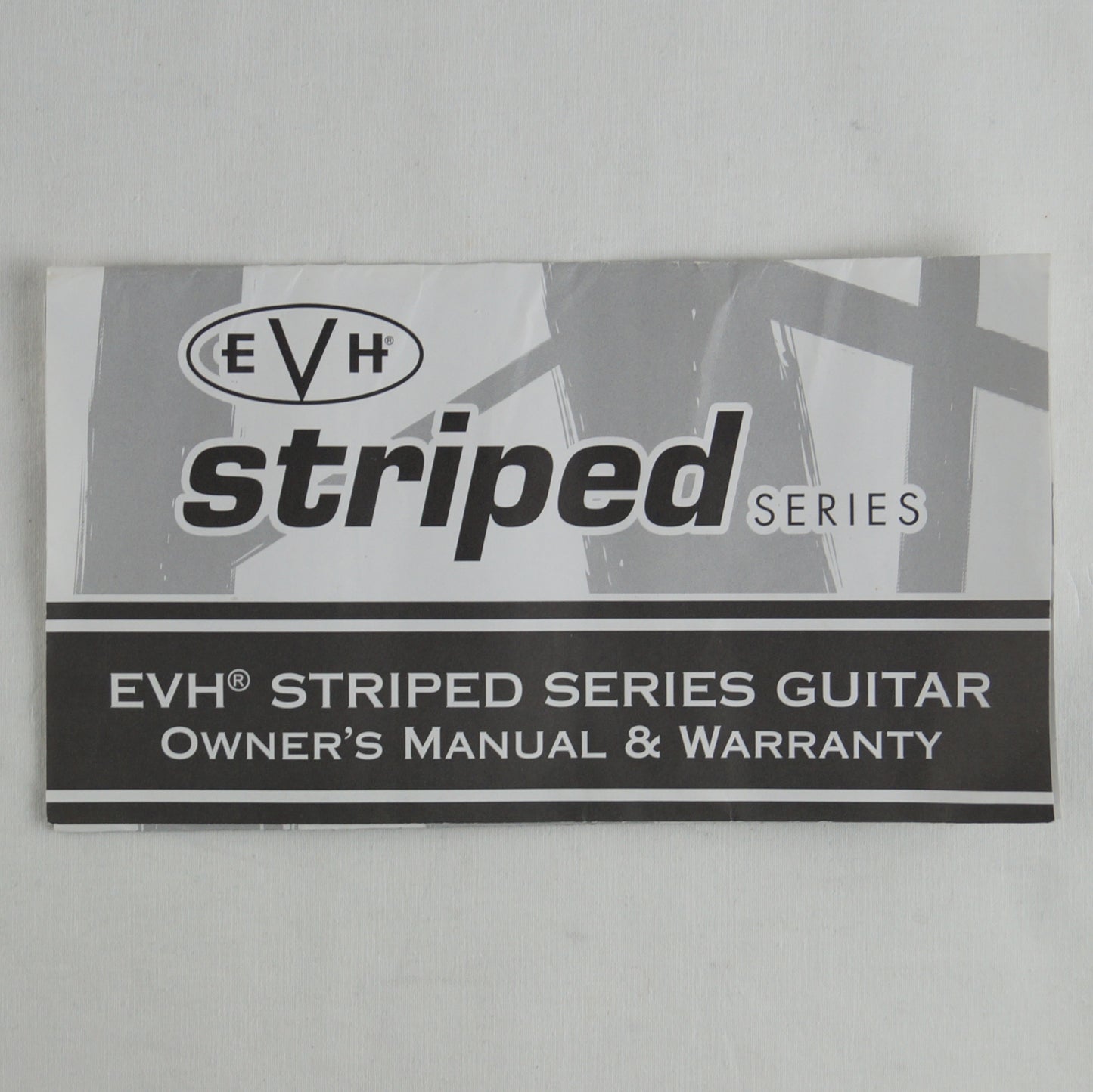 EVH Striped Series - 2014 - White with Black Stripes, Schwarz-Weiß
