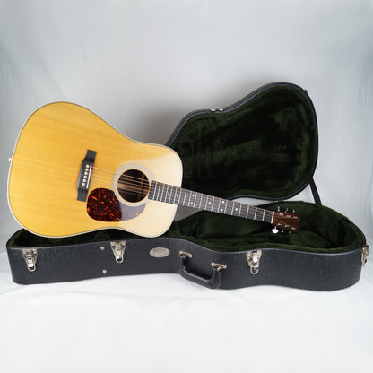 Martin Standard Series HD-28 - USA 2015 - Natural - Dreadnought - Mit Koffer