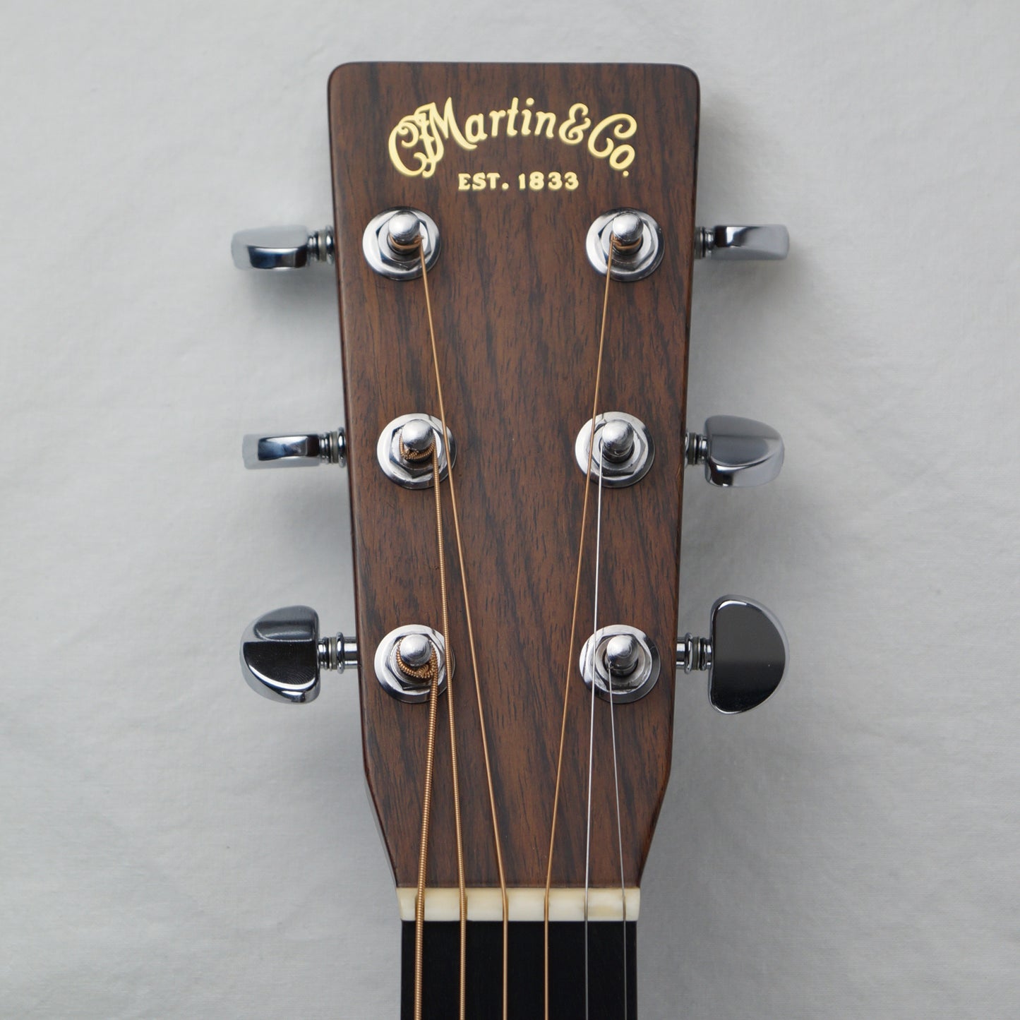 Martin Standard Series HD-28 - USA 2015 - Natural - Dreadnought - Mit Koffer