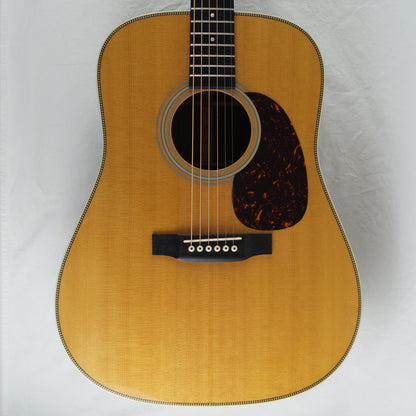 Martin Standard Series HD-28 - USA 2015 - Natural - Dreadnought - Mit Koffer