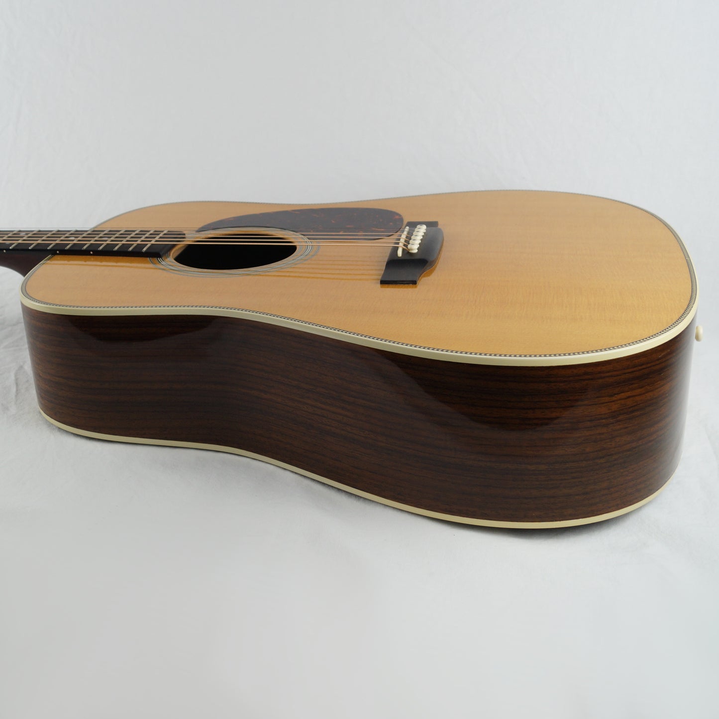 Martin Standard Series HD-28 - USA 2015 - Natural - Dreadnought - Mit Koffer