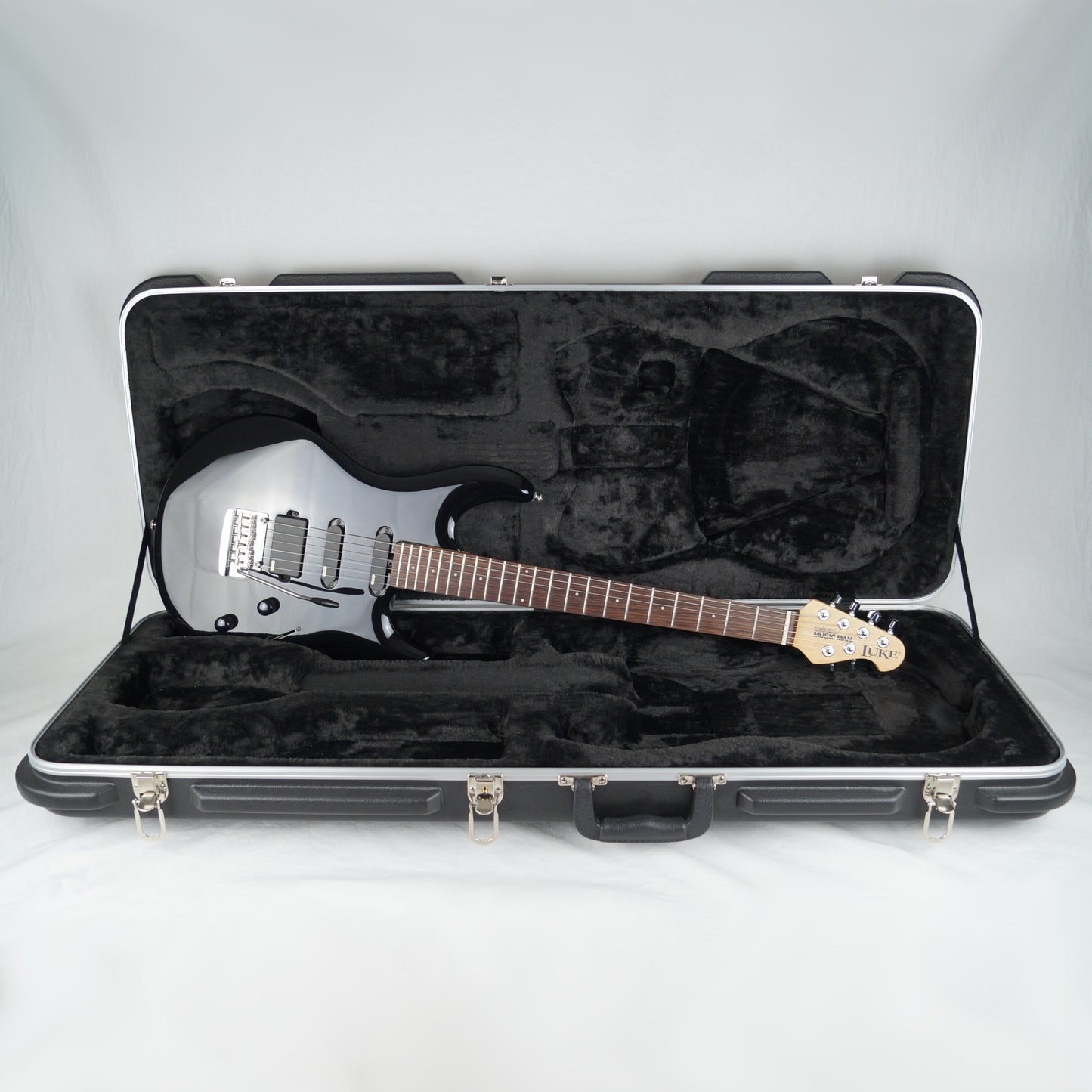 Music Man Luke II - USA 2010 - Black, Schwarz - Mit Koffer