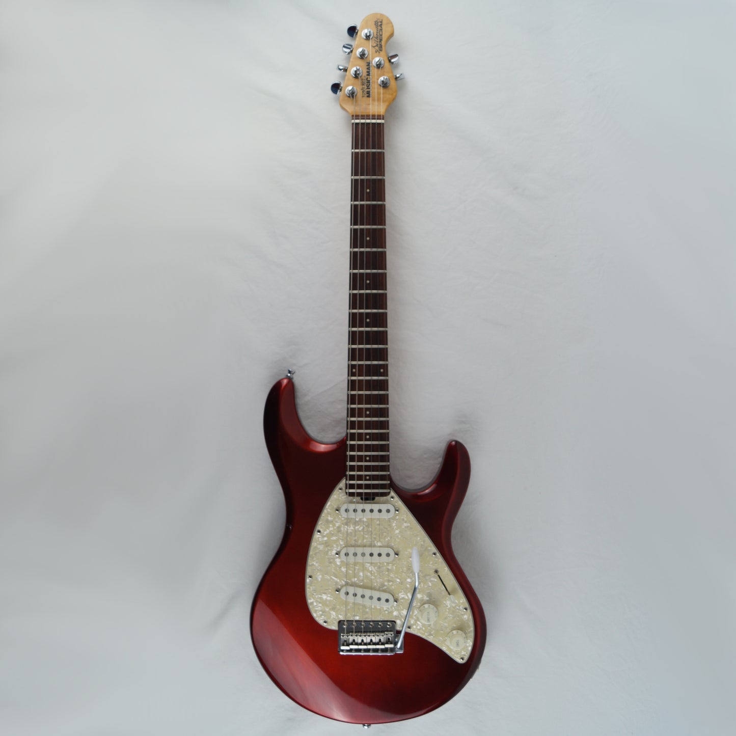 Music Man Silhouette Special - USA 1996 - Candy Red, Rot - Mit Koffer