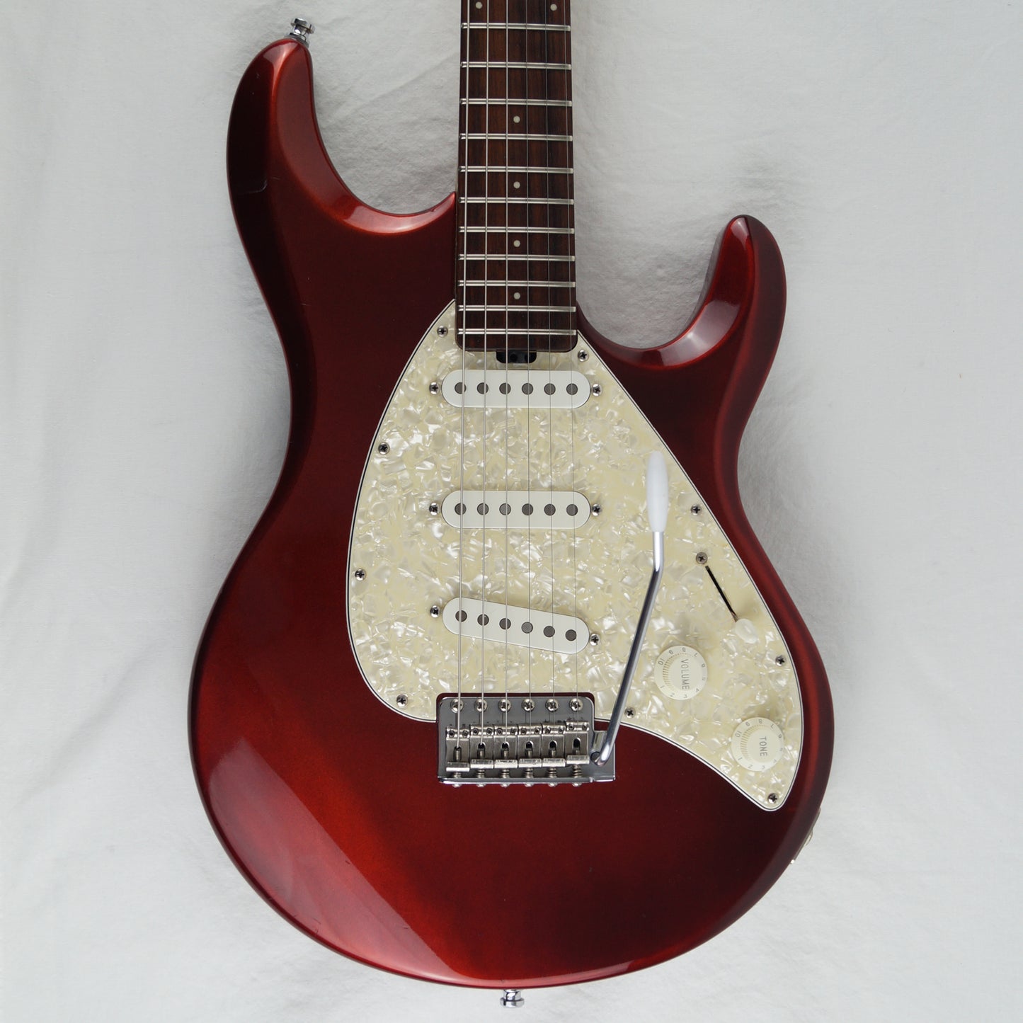 Music Man Silhouette Special - USA 1996 - Candy Red, Rot - Mit Koffer