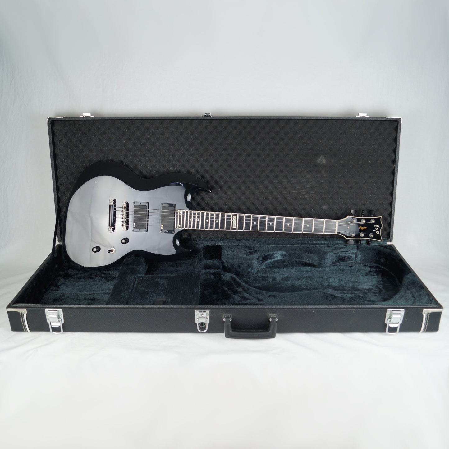 ESP Viper Standard Series - Japan 2005 - Black, Schwarz - Mit Koffer