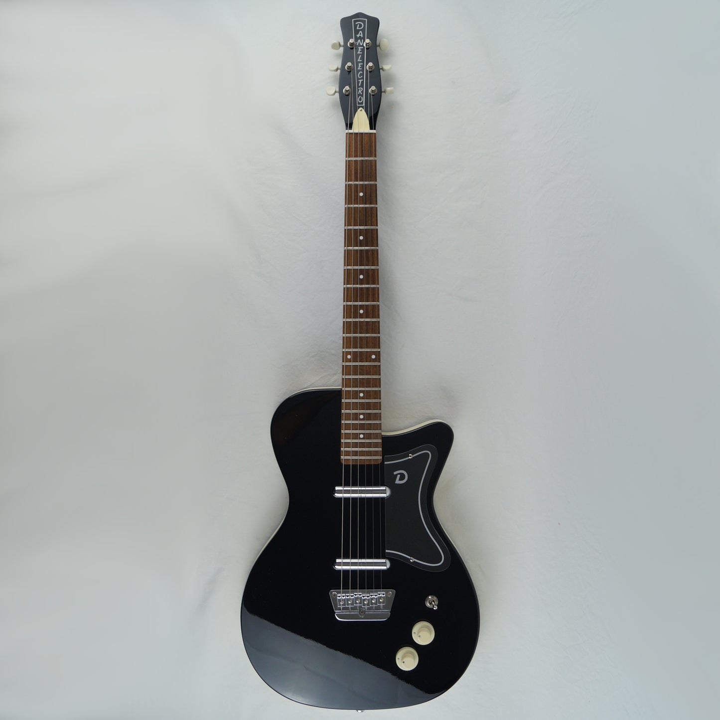 Danelectro 57 - Limo Black, Schwarz