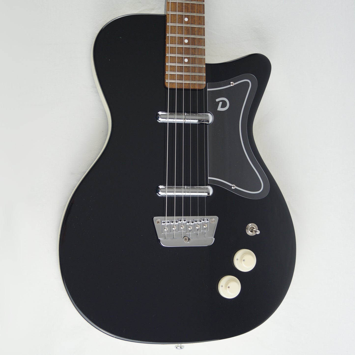 Danelectro 57 - Limo Black, Schwarz