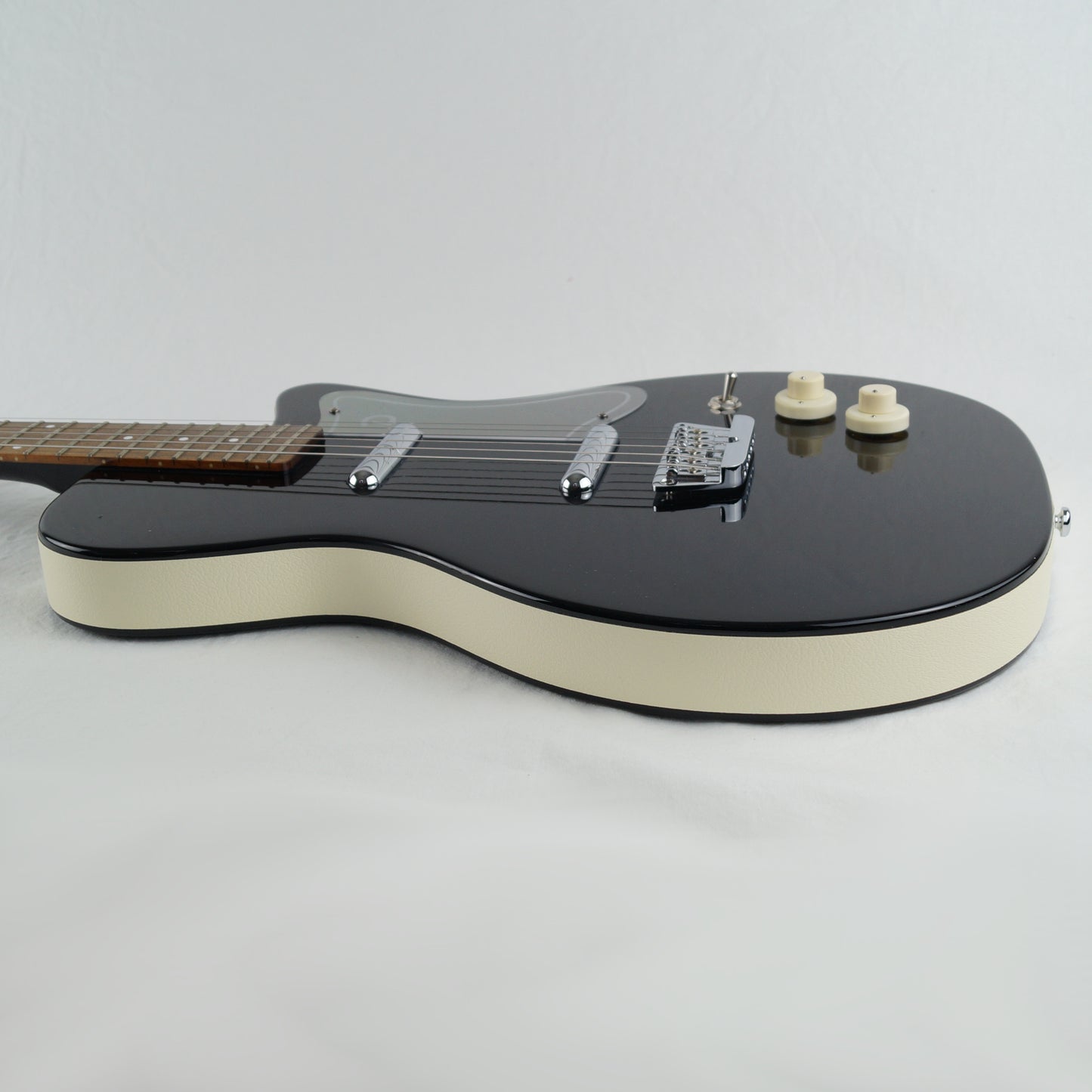 Danelectro 57 - Limo Black, Schwarz