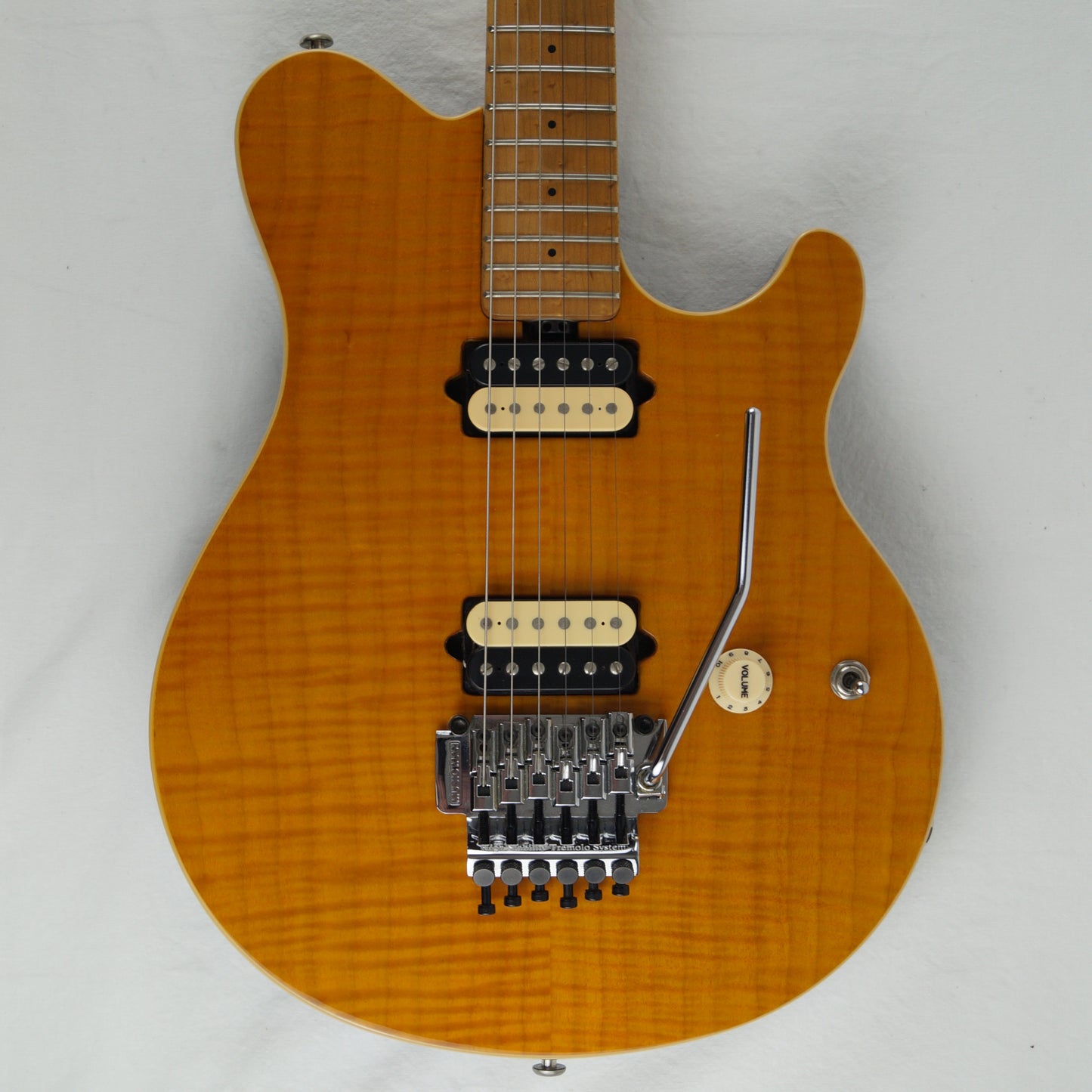 Music Man Axis - USA 2005 - Translucent Gold - Mit Koffer