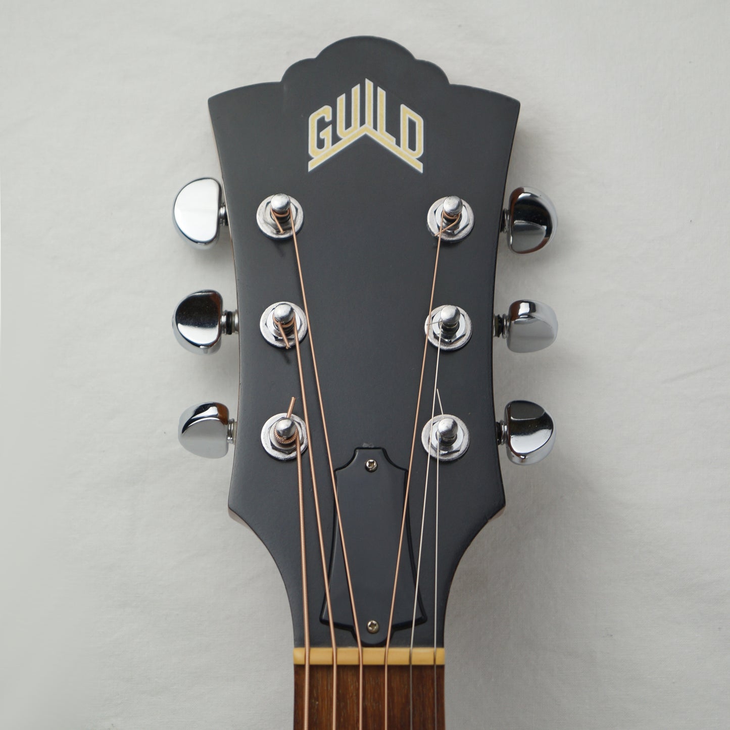 Guild D25 - USA 2003 - Amber, Braun - Dreadnought - Mit Koffer