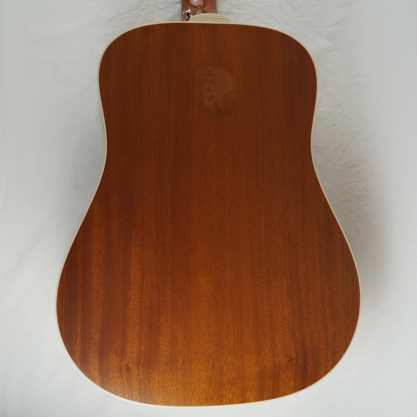 Guild D25 - USA 2003 - Amber, Braun - Dreadnought - Mit Koffer