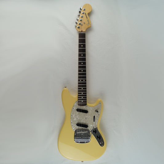 Fender American Performer Mustang - USA 2021 - Vintage White, Weiß - Mit Gigbag