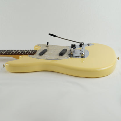 Fender American Performer Mustang - USA 2021 - Vintage White, Weiß - Mit Gigbag