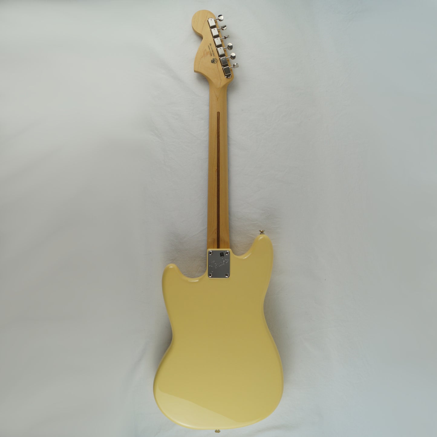 Fender American Performer Mustang - USA 2021 - Vintage White, Weiß - Mit Gigbag