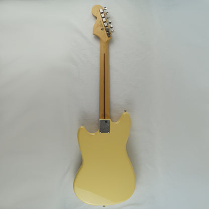 Fender American Performer Mustang - USA 2021 - Vintage White, Weiß - Mit Gigbag