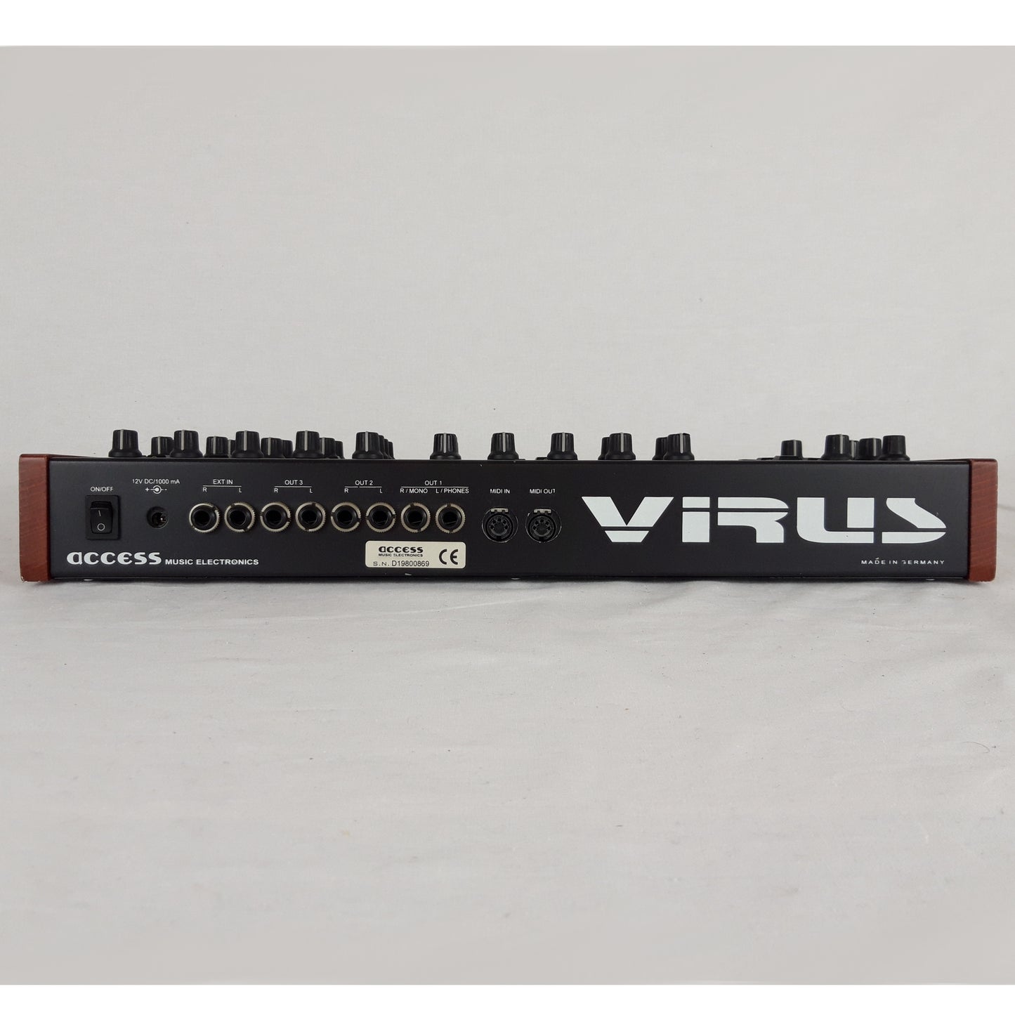 Access Virus A Desktop Digital Synthesizer - Power supply included